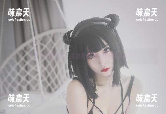 魔法与美的交织：清颜真德秀的高清女巫写真！