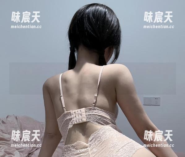 微密圈 - 火龙果羊的写真图集：死库水，最美的陷阱与惊喜