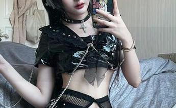 想看炸蛋Boom的私房照吗？YouMi尤蜜-黑呆合集满足你的好奇心！
