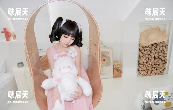 爆机少女喵小吉妹妹的免费套图，简直就是小猫咪撒娇的最佳示范！