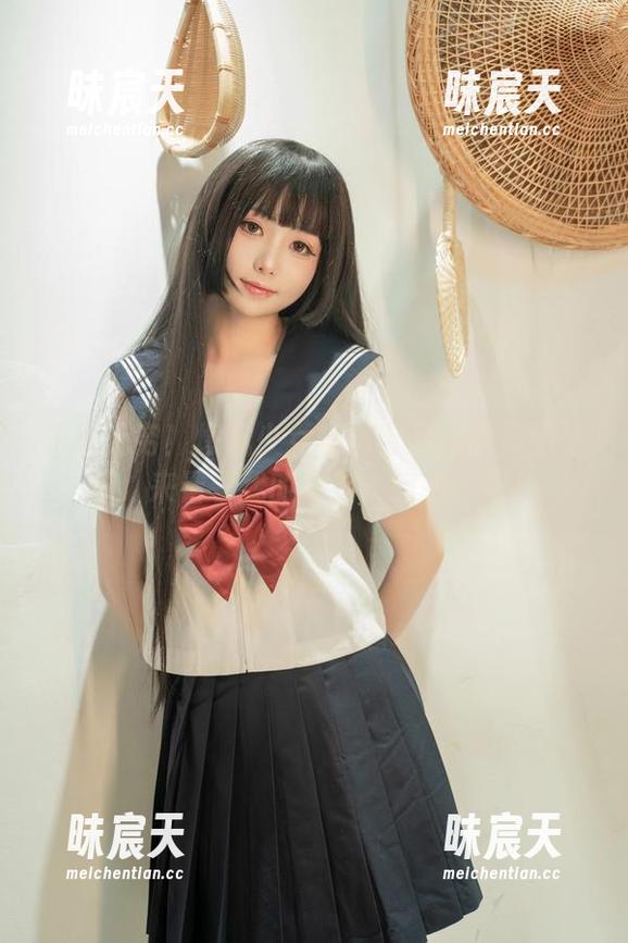 乐趣无穷！爆机少女喵小吉厨娘的美图更新，来看看我的食物‘自拍’吧！