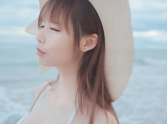 跨越浴缸的界限：爱老师phd的写真合集，超越了想象的界线