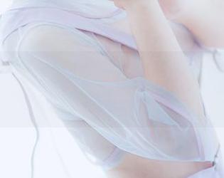 甜糖大魔王×粉色兔兔图片：看她如何用兔耳撩动心弦