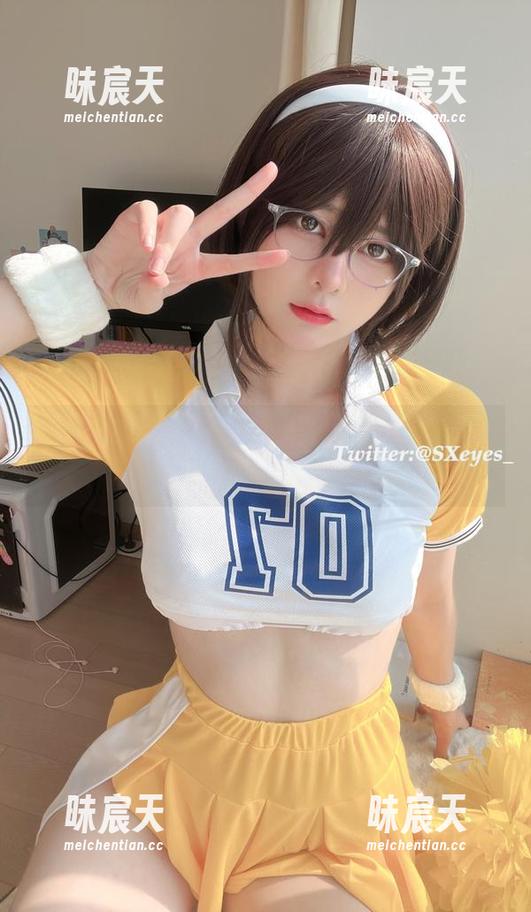 小萌妹的COS世界，眼酱大魔王w的小学妹合集来袭！