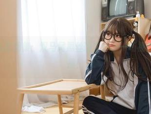 神沢永莉的私拍图集：双马尾黑丝班主任，一场视觉与心跳的碰撞！