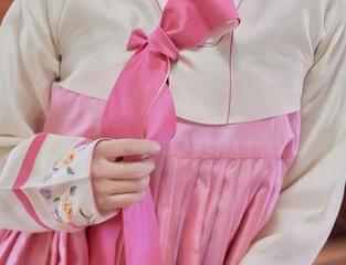 秀人网 – 观看Kikibaby，套装之下的秘密大解密！