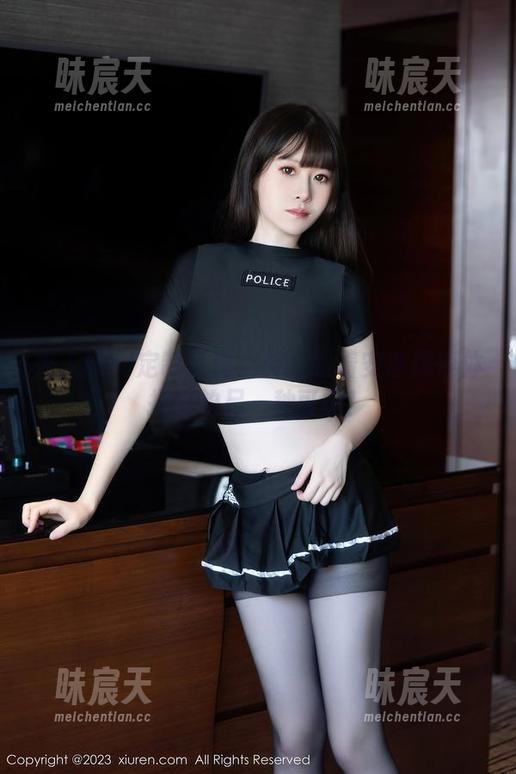 秀人网 - 定制写真之旅：跟着安然探索体操服的另一种可能！