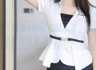 秀人网 – 晚苏susu礼服写真，迷人的光影里藏着多少柔情与暗示？