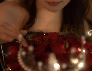 秀人网 – 看看爱酱里如何把白裙变成无圣光的艺术！