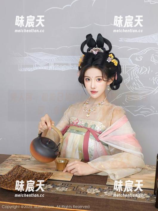秀人网 - 盼盼已鸠的丝袜新套图，更新在即，来看看她的独特魅力