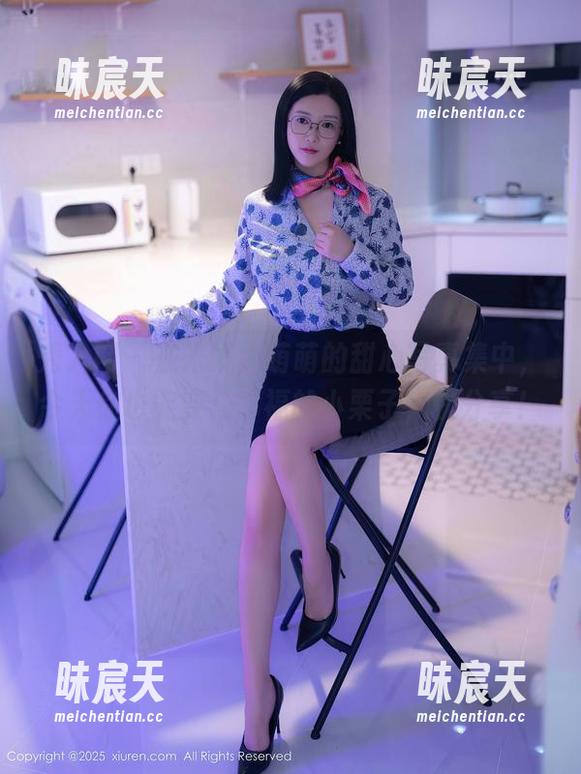 秀人网 - 在米妮大萌萌的甜心写真集中，今天你也能变成幸福的小栗子，快分享！