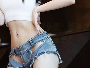秀人网 – 图库里的谢小蒽：蕾丝之后，谁在偷看她的秘密？