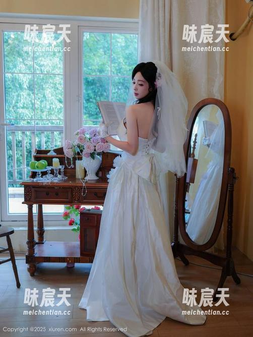 秀人网 - 罩杯太高，无法直视！看看谢小蒽女神的图片合集吧！