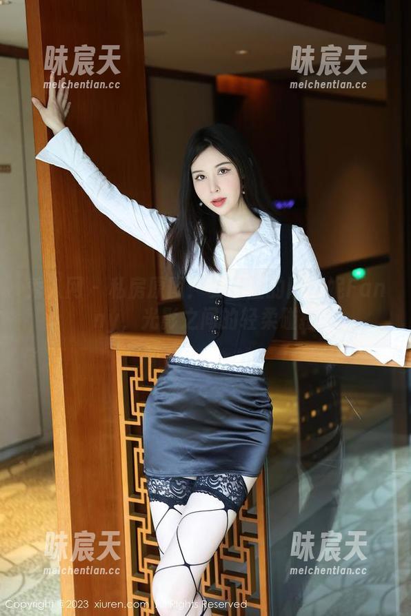 秀人网 - 私房原图：夏日里的陈梵妮Fanny，光影之间的轻柔碰撞