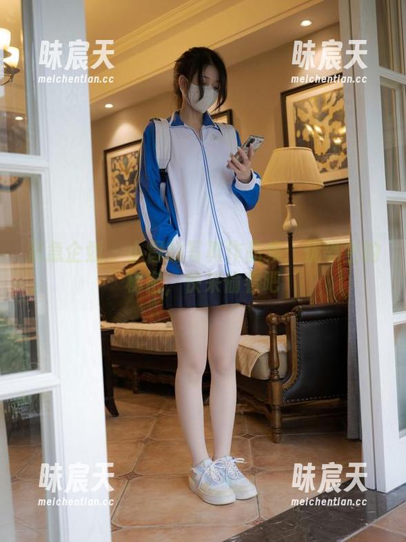 紧急企划 - 小恩的写真作品集：优等生的秘密，快来偷看吧