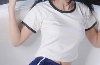 紧急企划 – 高清套图，小恩校服写真：不就是多穿几件嘛，怎么就这么好看！