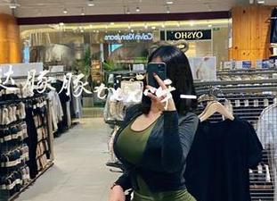 微密圈 – 精致又搞怪：探秘紫色哒豚豚的内衣写真原图！