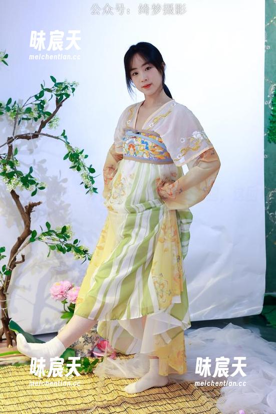 绮梦摄影 - 作品探险：月月的长腿，这回真是美到飞起