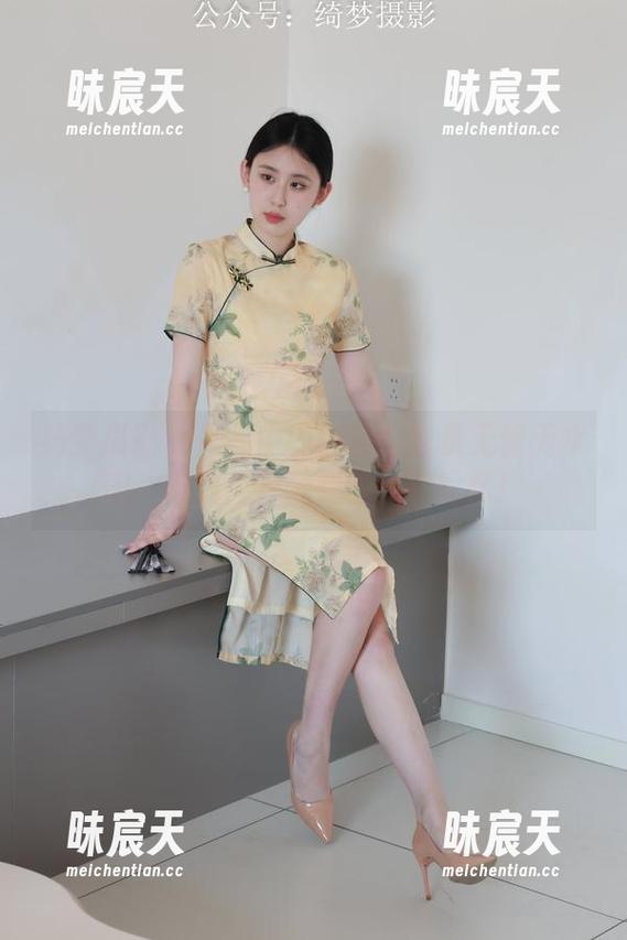 绮梦摄影 - 作品中的露露：珍贵无修无水印，像是偷偷翻到的私密记忆！