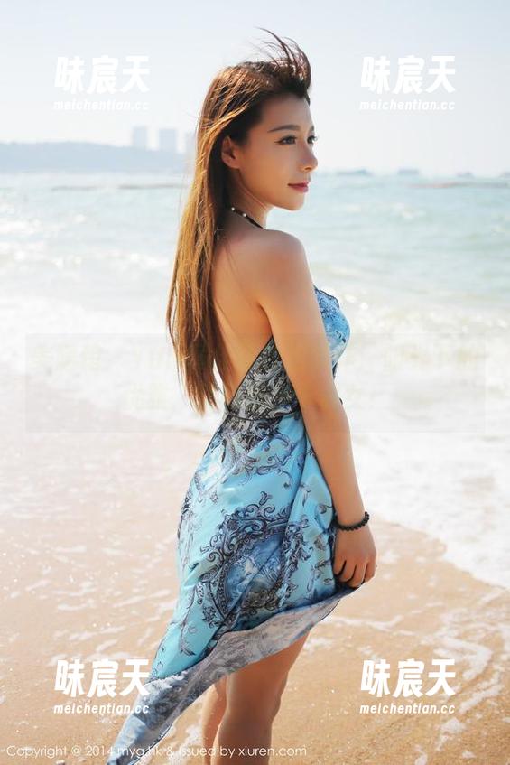 美媛馆 - Yuli黄佳丽白裙新作：阳光下的优雅，瞬间就是个仙女！