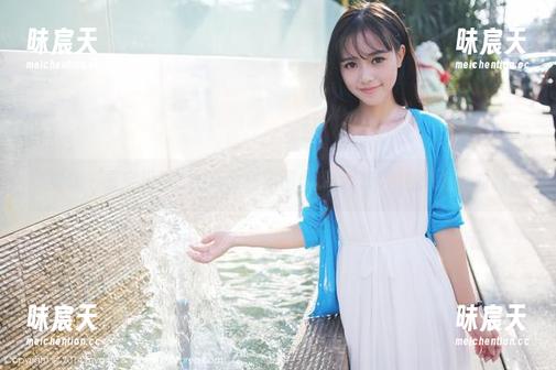 美媛馆 - 嘉宝贝儿的最新女王原图：甜到发腻，注意控制血糖！