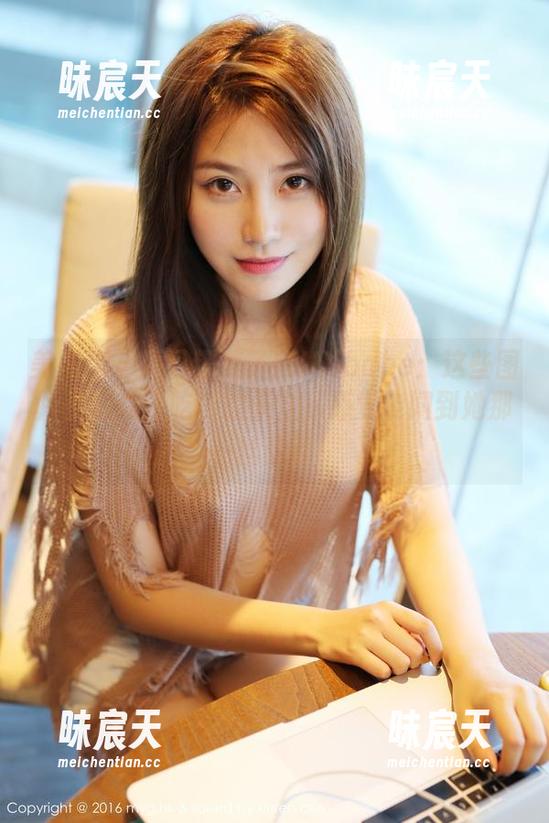 美媛馆 - 夏日糯美子MINIbabe：这些图片资源真是吃货的天堂，感觉能闻到她那一丝甜香！