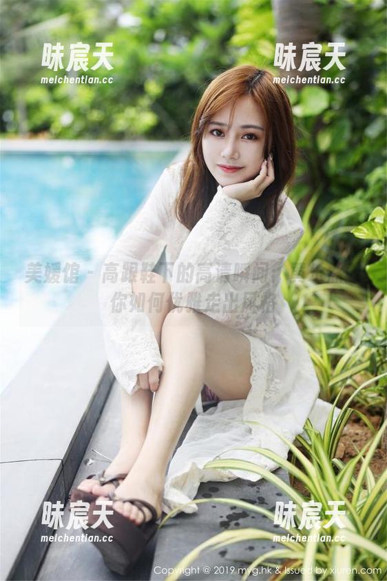 美媛馆 - 高跟鞋下的高清瞬间：黄乐然教你如何优雅走出风格