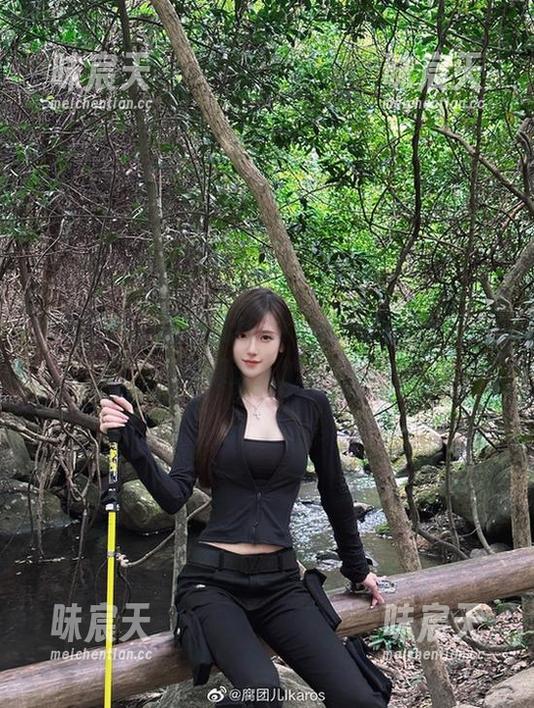 快来围观，腐团儿Ikaros最新粉色cos，甜得让人心颤！