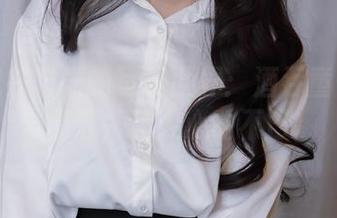 探索荒井喵喵的写真世界：酒吞童子女仆精选，让人心动不已
