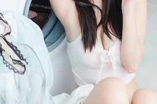 菠萝社 – 生活中的猫九酱Sakura：纯白主题下的图片资源，简单又治愈！