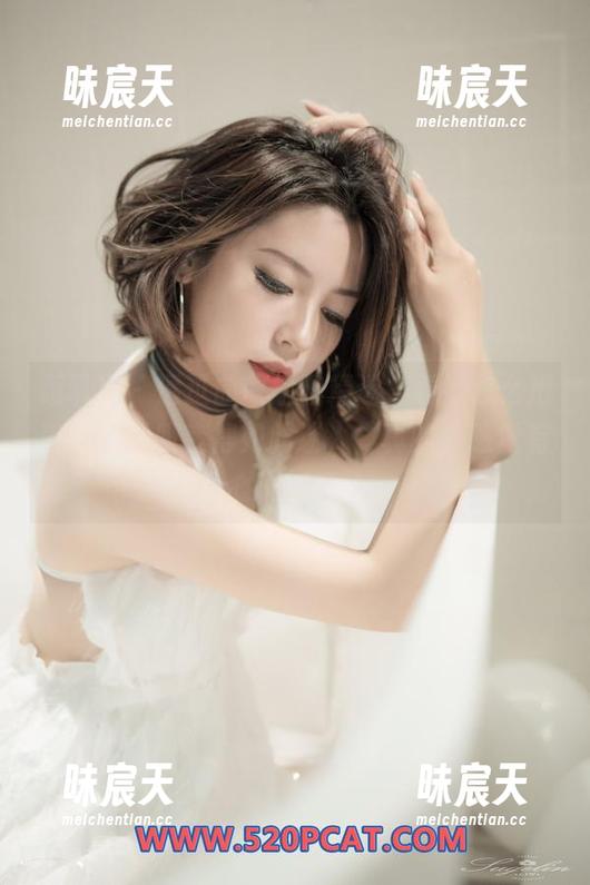 轰趴猫 - 透过曲曲瑜伽精选，看她怎么把普通的呼吸变得如此迷人，真的，感觉有点心跳加速了。