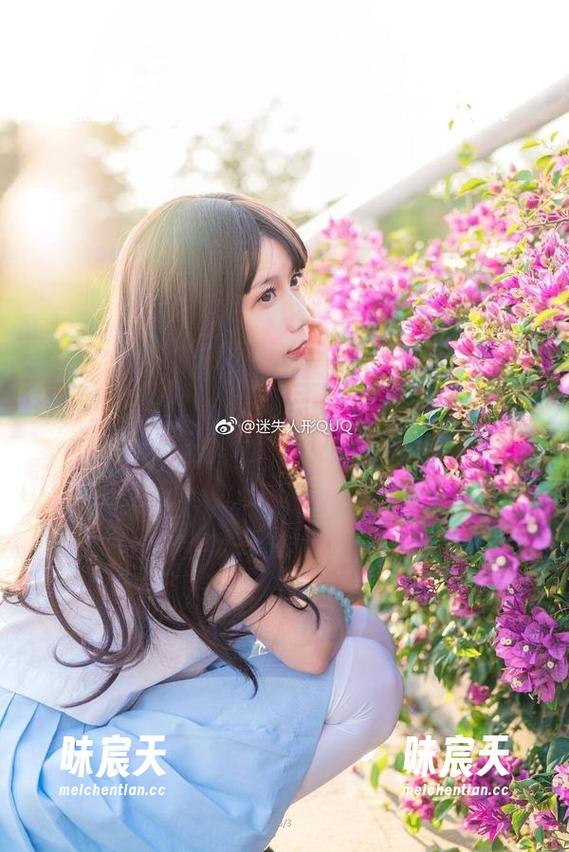 不走心的在线美图：月下巡游让人心动的迷失人形QUQ