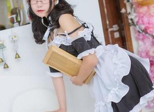 逐月Su带你找海风：水手服套图下载指南，快来看看她的‘海洋’魅力！