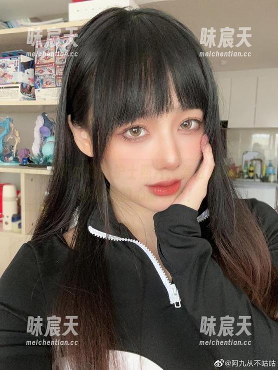 阿九从不咕咕的护士照片，怎么看都是在挑战我的心脏极限！