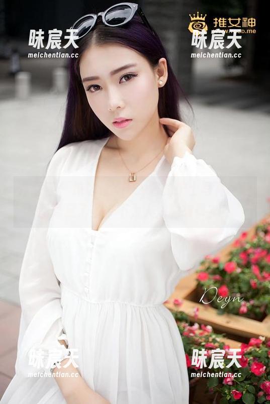 青豆客 - 施忆佳Kitty酱的护士写真：原图隐藏了多少不为人知的故事？！