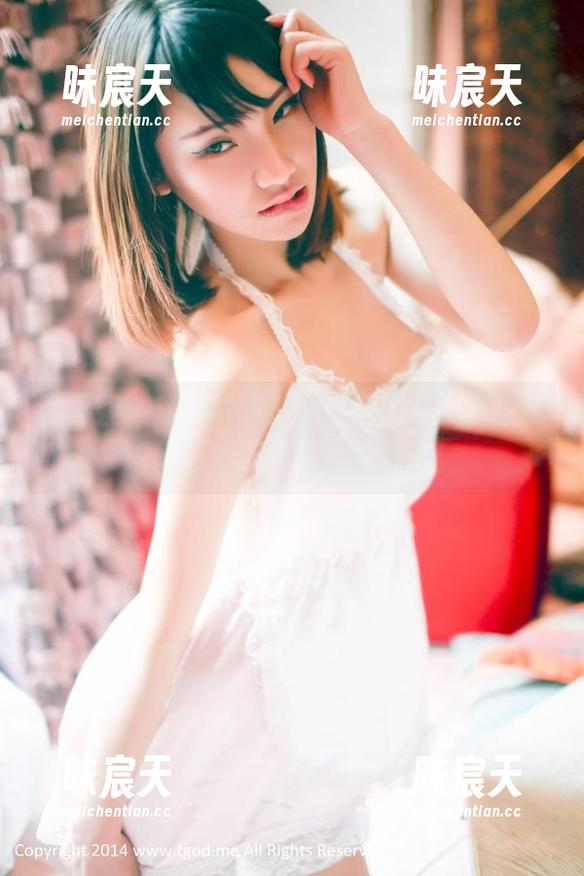 青豆客 - 原图降临:梁晶莹的礼服,让我瞬间想起那些过往的浪漫! 青豆客 - 原图降临:梁晶莹的礼服,让我瞬间想起那些过往的浪漫!