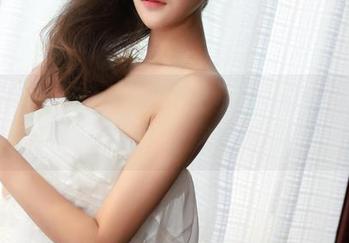 青豆客 – 网盘里的脚尖秀场：白一晗的美足写真让你期待