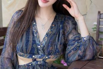 魅妍社 – 光线里的裙摆，眼镜下的绯月樱_Cherry，来吧，看看这套奇妙合集！