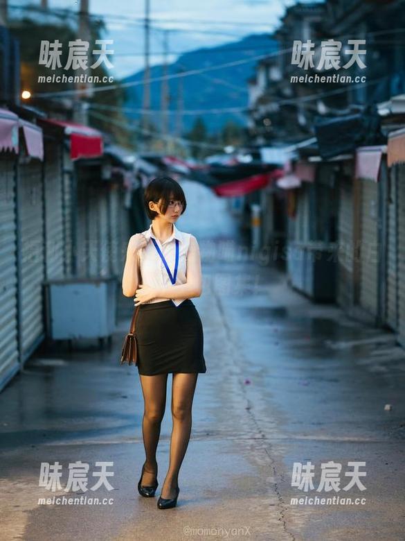 福利小天使来袭：魔物喵nigisa带来的白丝护士包图集！