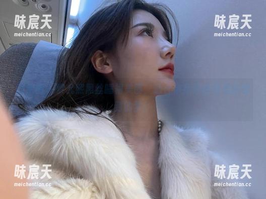 微密圈 - 黎允熙黑丝睡裙美图，适合你所有拼命想偷看到的梦！