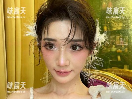 微密圈 - 黎允熙baby图包：下载黑粉瑜伽，身姿翩翩，却也不得不提一提那些‘关注’的目光……